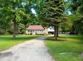 S80W16902 Woods Rd, Muskego, WI 53150