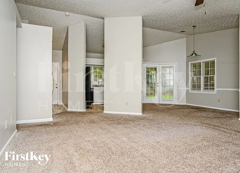 1411 Windy Hill Ct SE — Photo 3