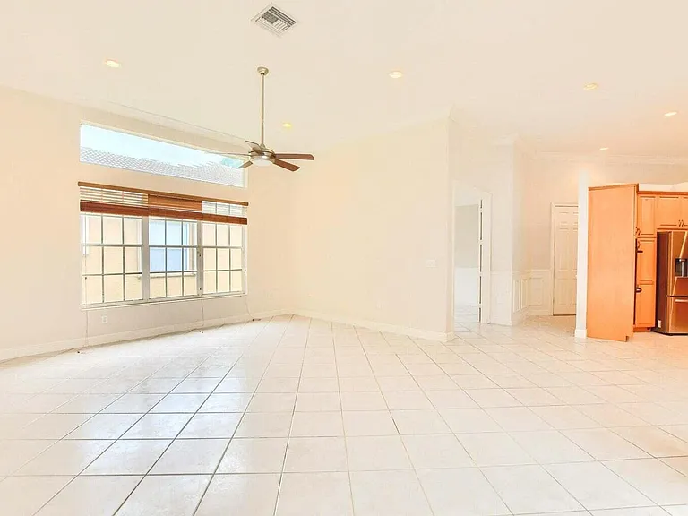 19474 Saturnia Lakes Dr — Photo 14