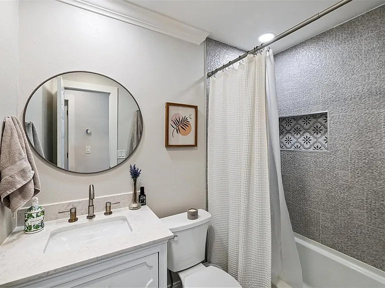 5171 Albion Rd — Photo 4