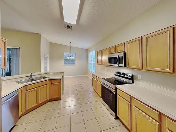3rd image of 87 Wentwood Dr #7