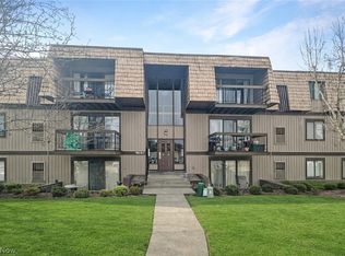 9640 Cove Dr Unit A36, North Royalton, OH