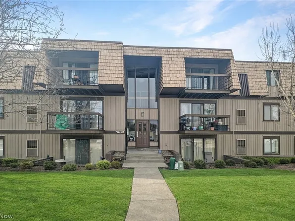 9640 Cove Dr Unit A36, North Royalton, OH 44133