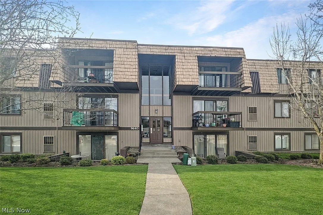9640 Cove Dr Unit A36 photo 1
