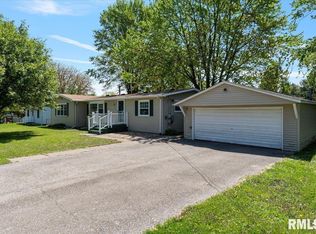 1216 Wisconsin St, Le Claire, IA 52753