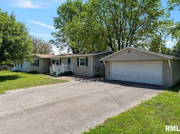 1216 Wisconsin St, Le Claire, IA 52753