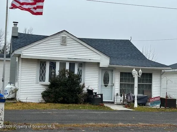 (undisclosed Address), Covington Township, PA 18444
