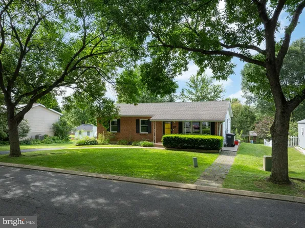 139 Kuhns Ln, State College, PA 16801