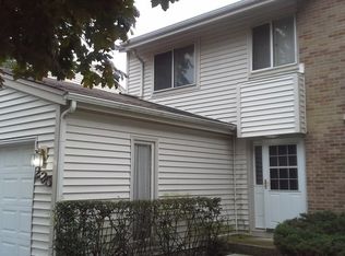 235 Diane Ln, Bolingbrook, IL 60440