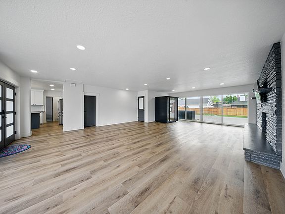 5th image of 1821 E Bosham Ln #1