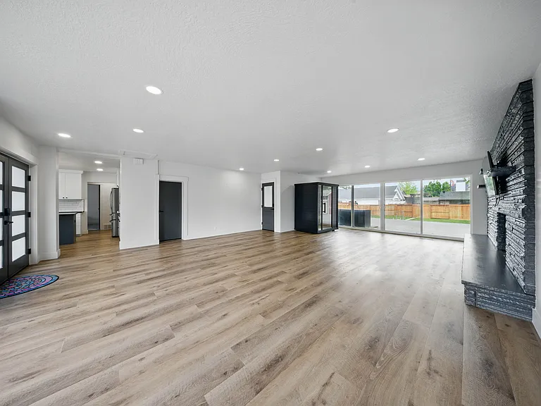 1821 E Bosham Ln #A — Photo 3