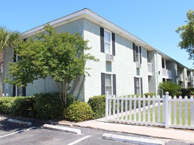 2057 Middle St APT 10, Sullivans Island, SC, 29482
