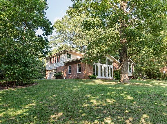 5th image of 113 Walnut Cir