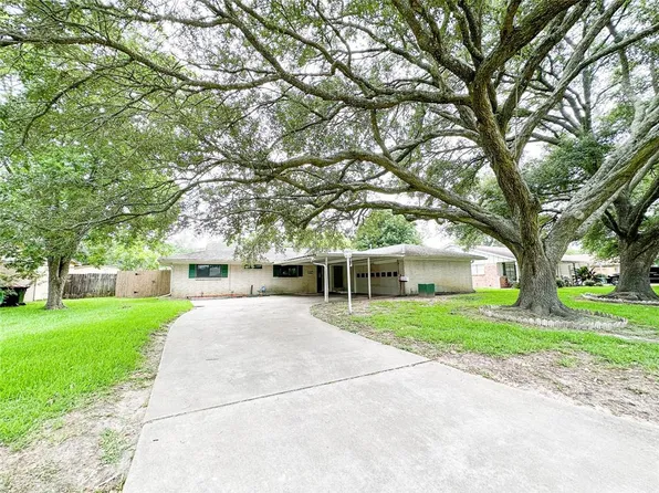 1704 Raintree Street, Baytown, TX 77520