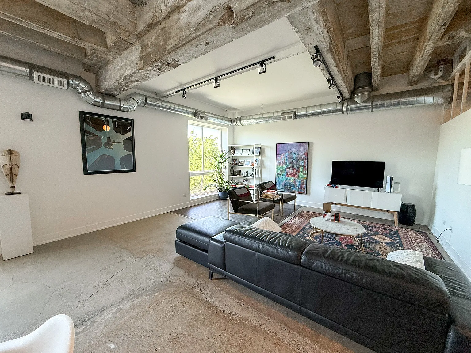 4601 N Paulina — Photo 2