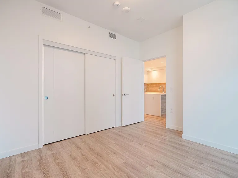 680 Quayside Dr #605 — Photo 19