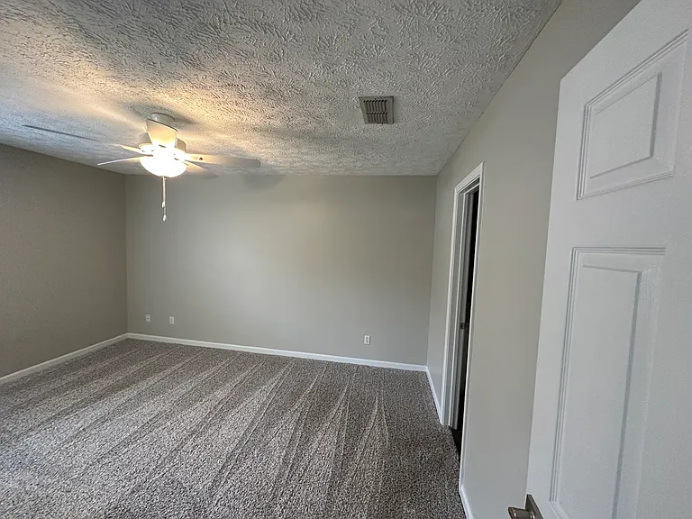300 Carver Dr — Photo 8