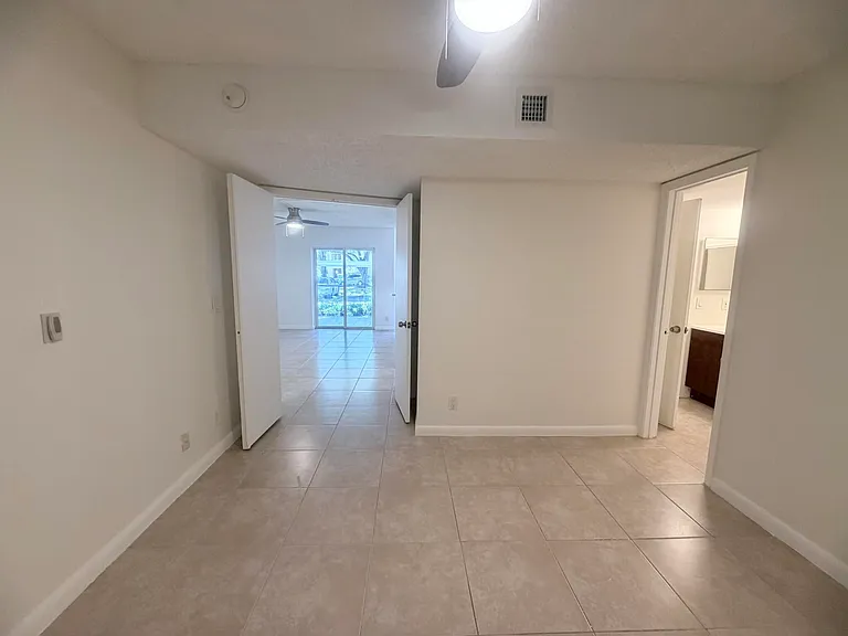 9955 Westview Dr #218 — Photo 8