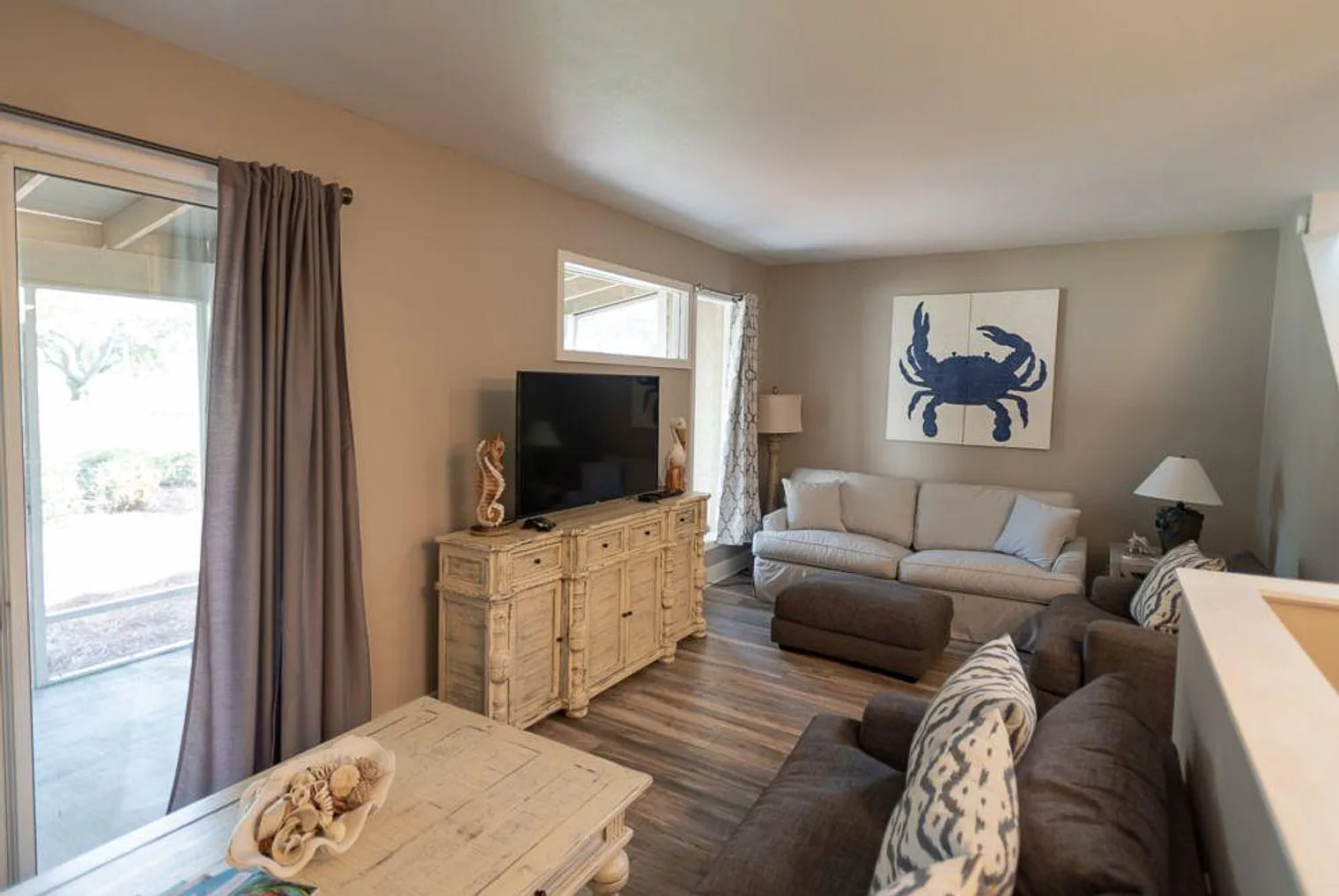 3 bed, 3.0 bath, 1689 sqft, $3,001 — Photo 3