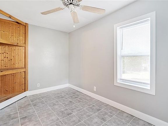 5th image of 2700 Gould Dr