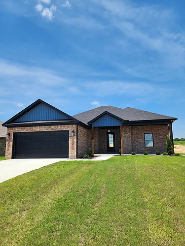 140 Kelton Dr Photo 1