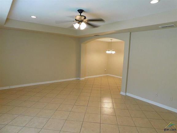 3rd image of 521 S Clayton Ave