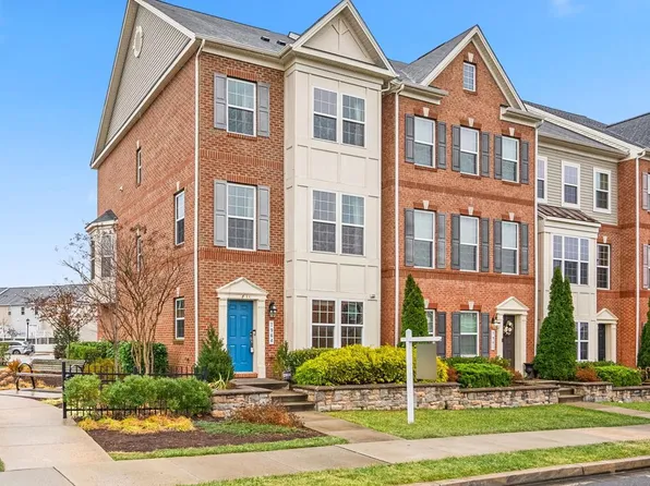 7964 Blue Stream Dr, Elkridge, MD 21075