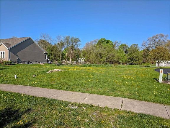 3rd image of 15 Heritage Dr