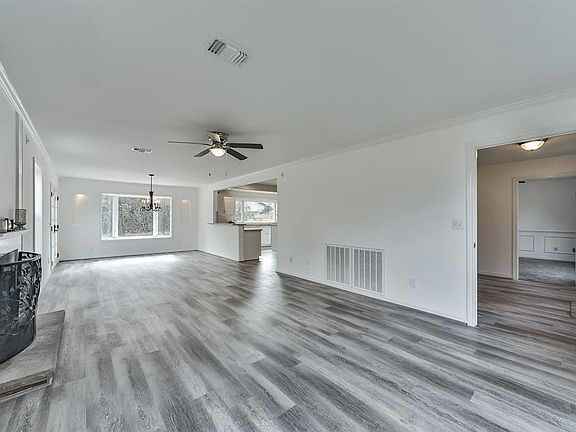 5th image of 26215 La Fouche Dr