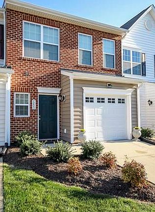 3rd image of 7203 Jackson Arch Dr