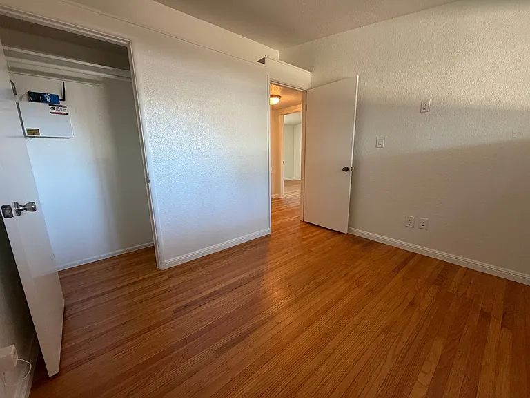 8945 Fashion Dr — Photo 19