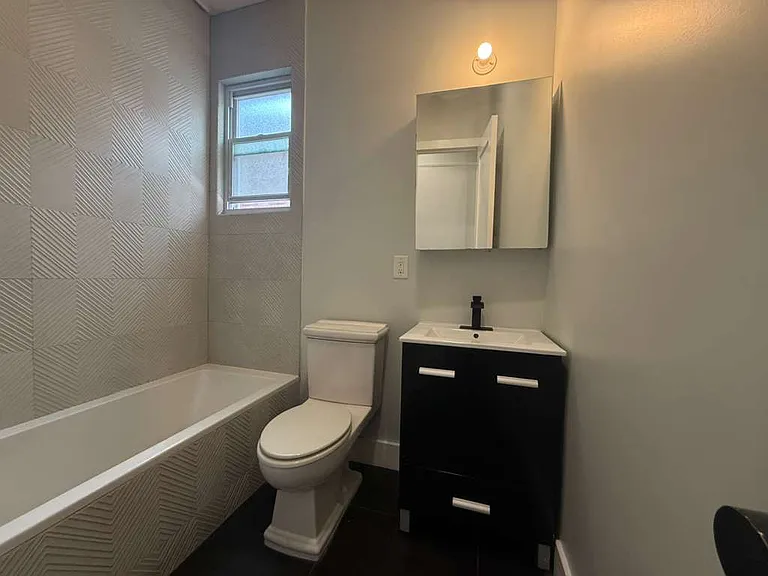 112 Duncan Ave #3 — Photo 6