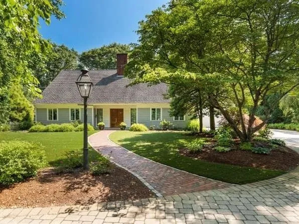 125 Bristers Hill Rd, Concord, MA 01742