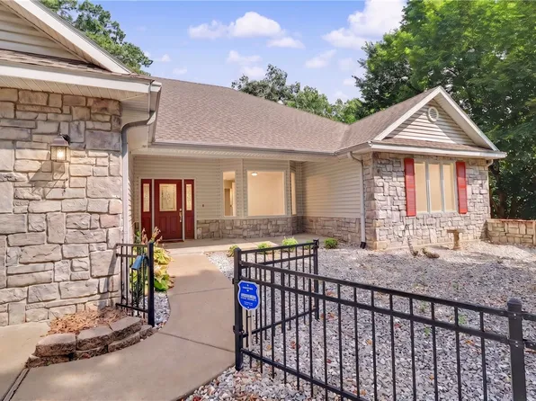 1 Hedges Cir, Bella Vista, AR 72715