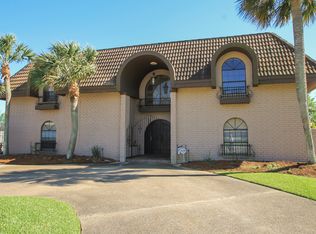130 Lake Park Dr, Belle Chasse, LA 70037