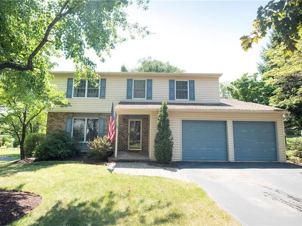1770 Lamplighter Dr, Macungie, PA 18062