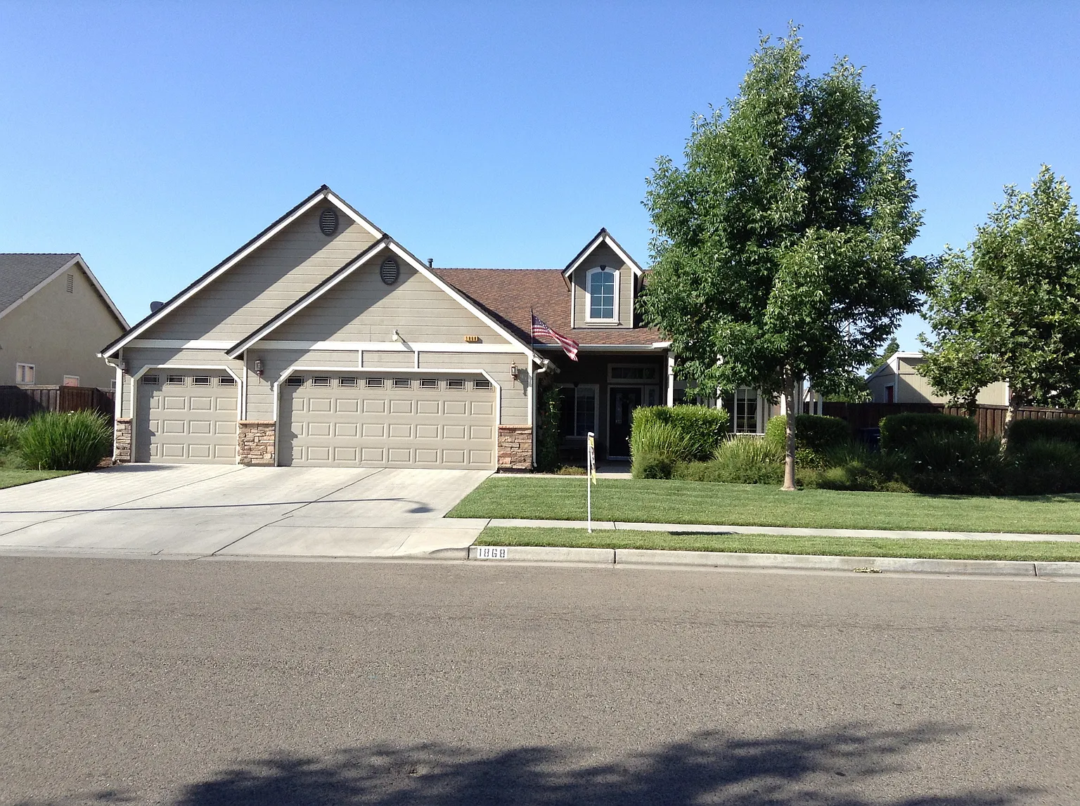 1868 Charles Krug Ave photo 1