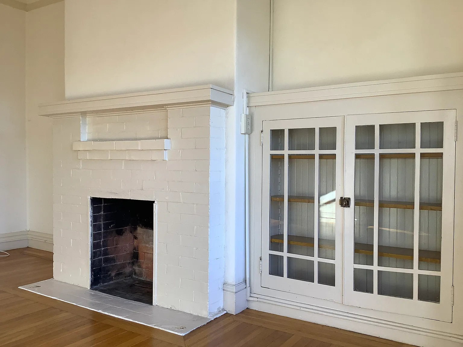 1 bed, 1.0 bath, 790 sqft, $3,995 — Photo 2