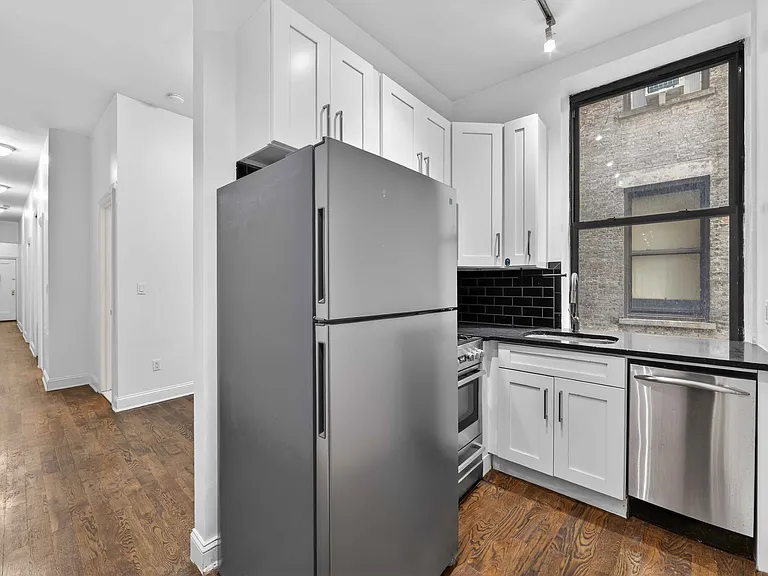 207 W 107th St #1W — Photo 3
