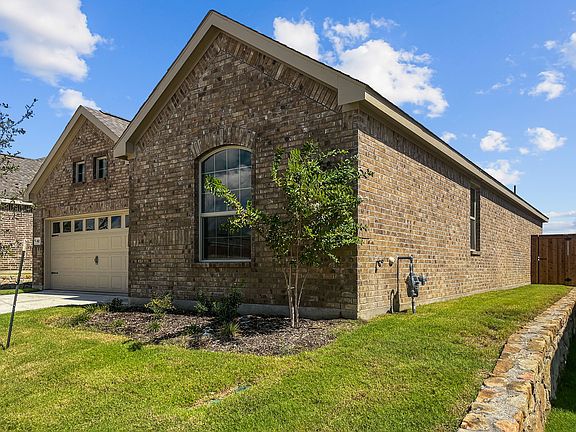 2nd image of 412 Thorn Creek Dr
