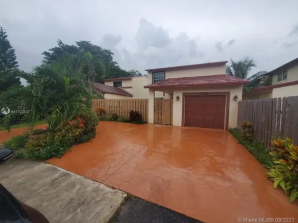 10726 SW 147th Ct, Miami, FL 33196