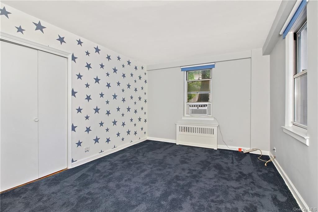 3 Bed 2 Bath Property, New York • 1,300 Sq Ft