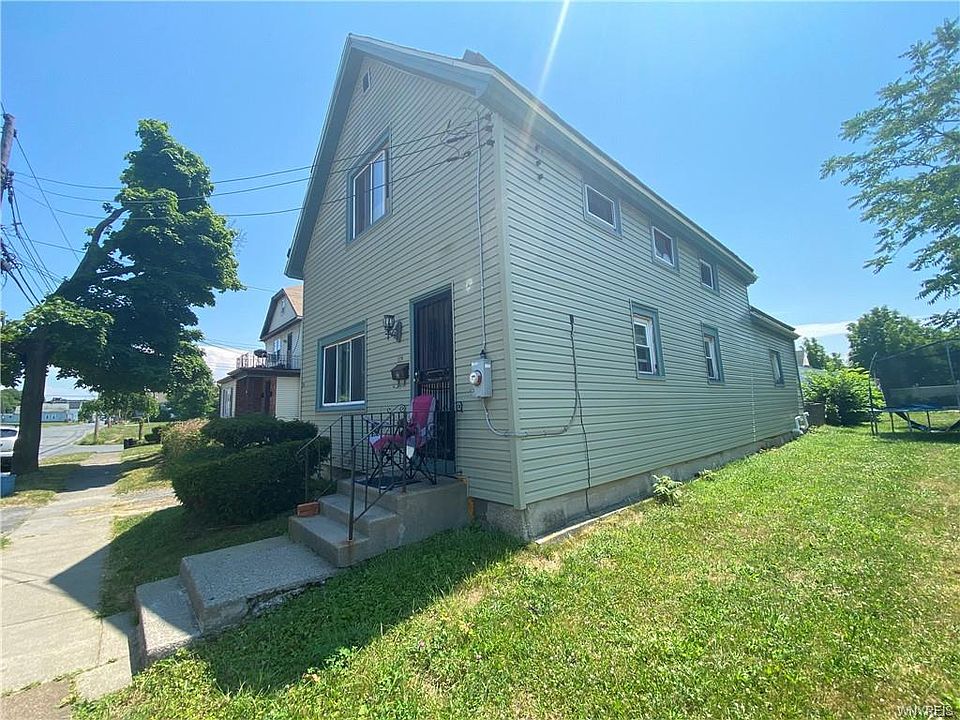 2nd image of 863 Northampton St