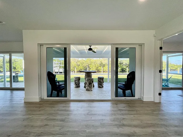 8585 SE Palm St — Photo 25