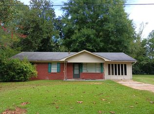 1009 Montgomery Cir, Hattiesburg, MS 39401