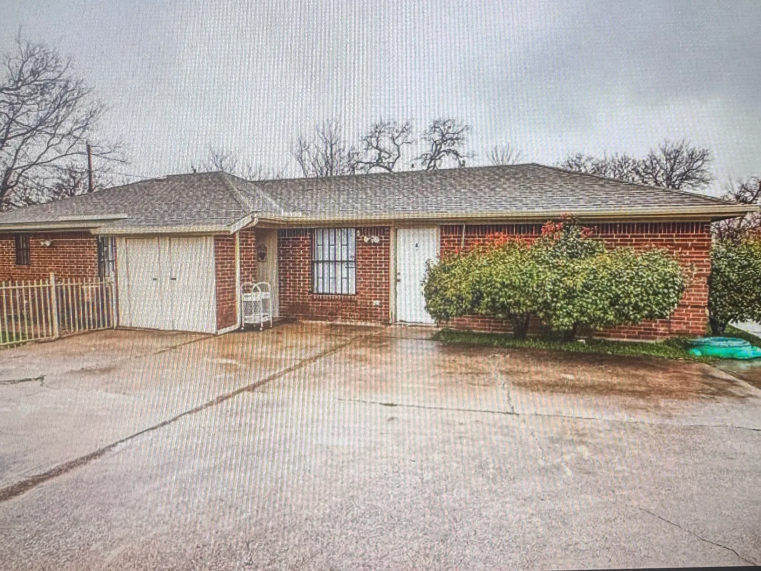 Duplex — Photo 2