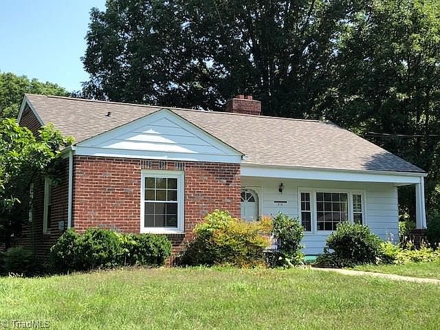 1st image of 210 Rosewood Dr