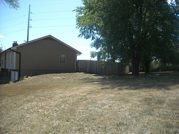 Side view of fence