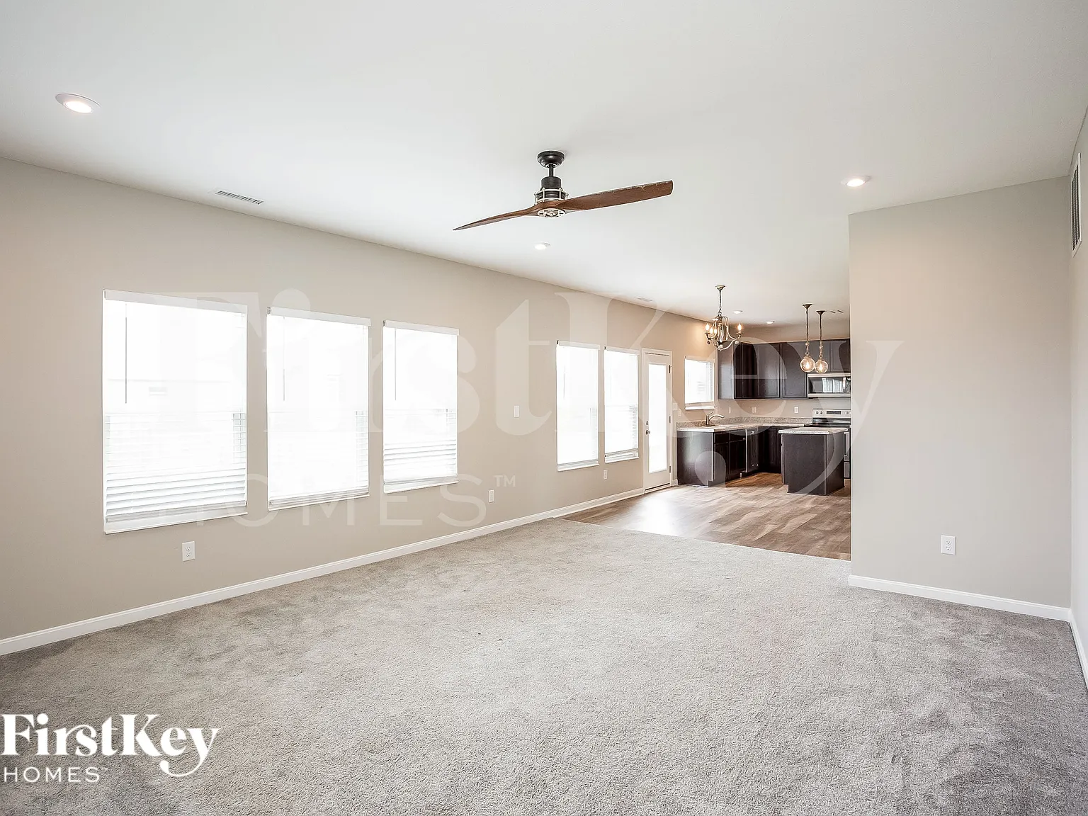 4 bed, 2.5 bath, 2459 sqft, $2,025 — Photo 4