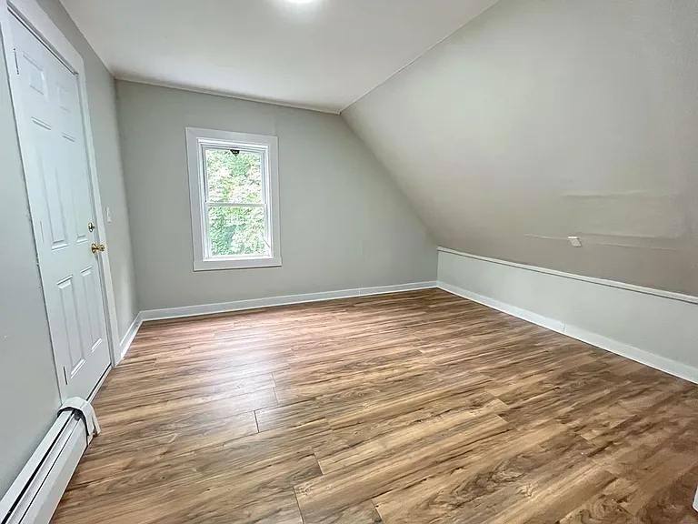 817 State St — Photo 9